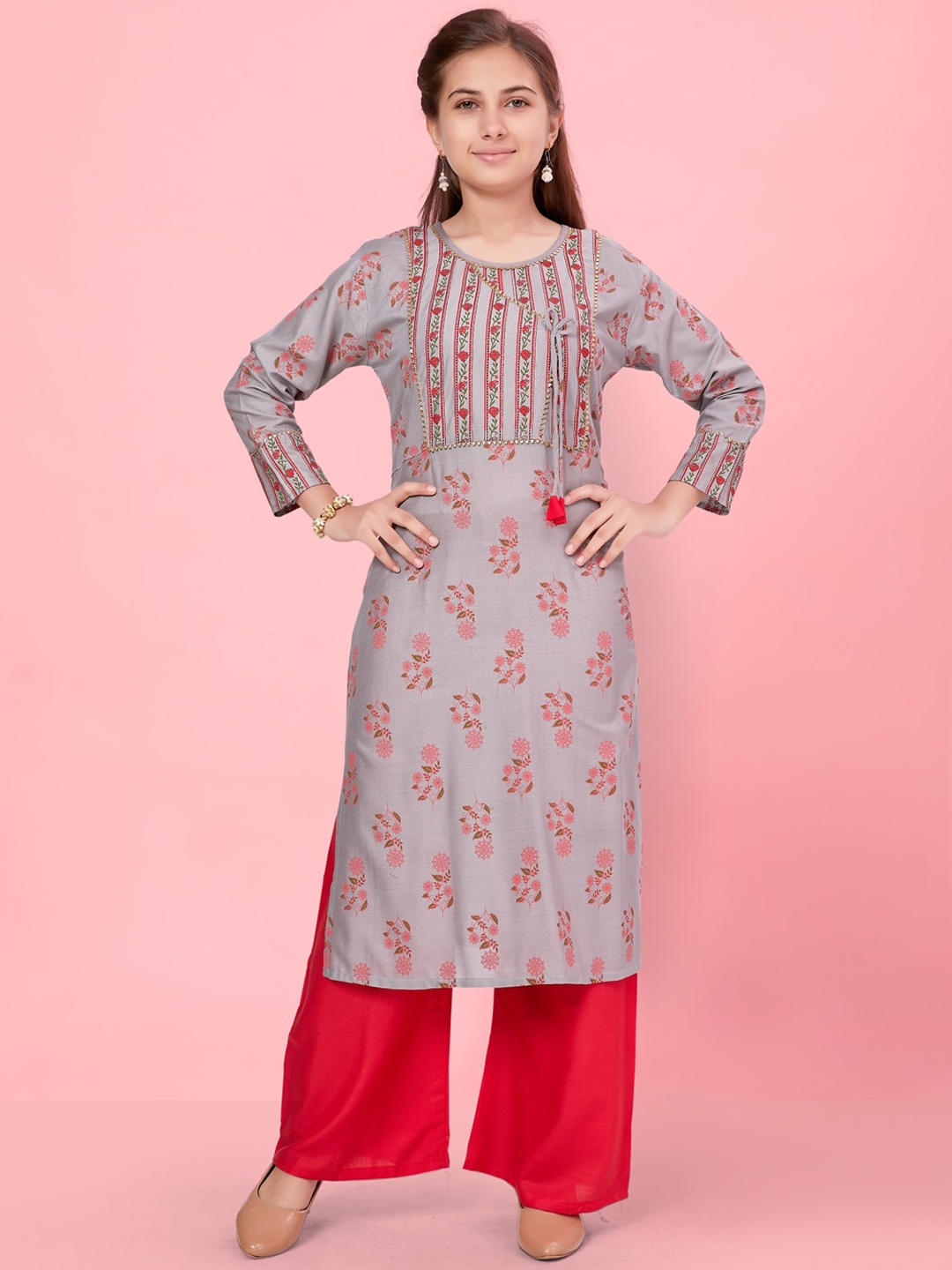 

Aarika Girls Ethnic Motifs Printed Gotta Patti Pure Cotton Straight Kurta With Palazzos, Grey