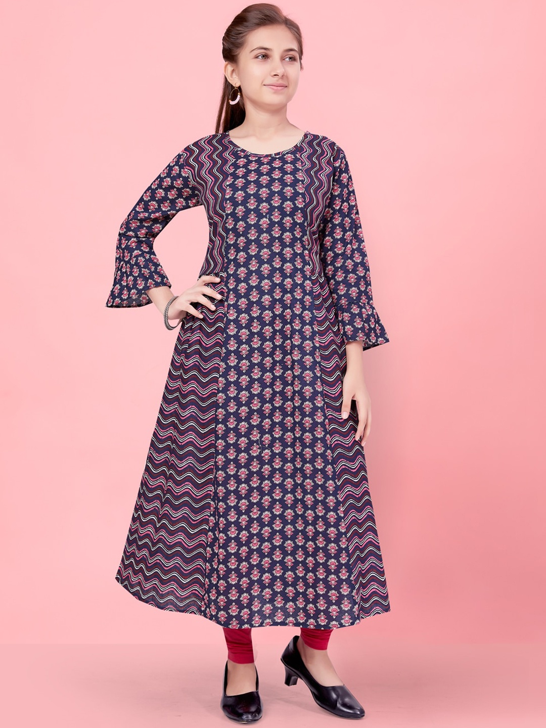 

Aarika Girls Floral Printed Bell Sleeve Regular Pure Cotton Kurta With Leggings, Navy blue