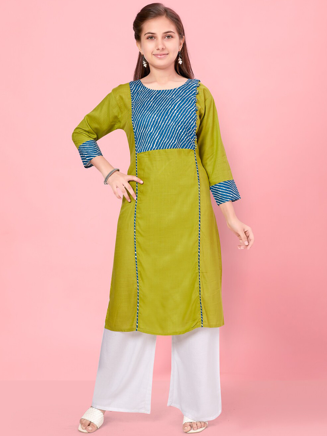

Aarika Girls Leheriya Yoke Design Regular Pure Cotton Kurta With Palazzos, Green