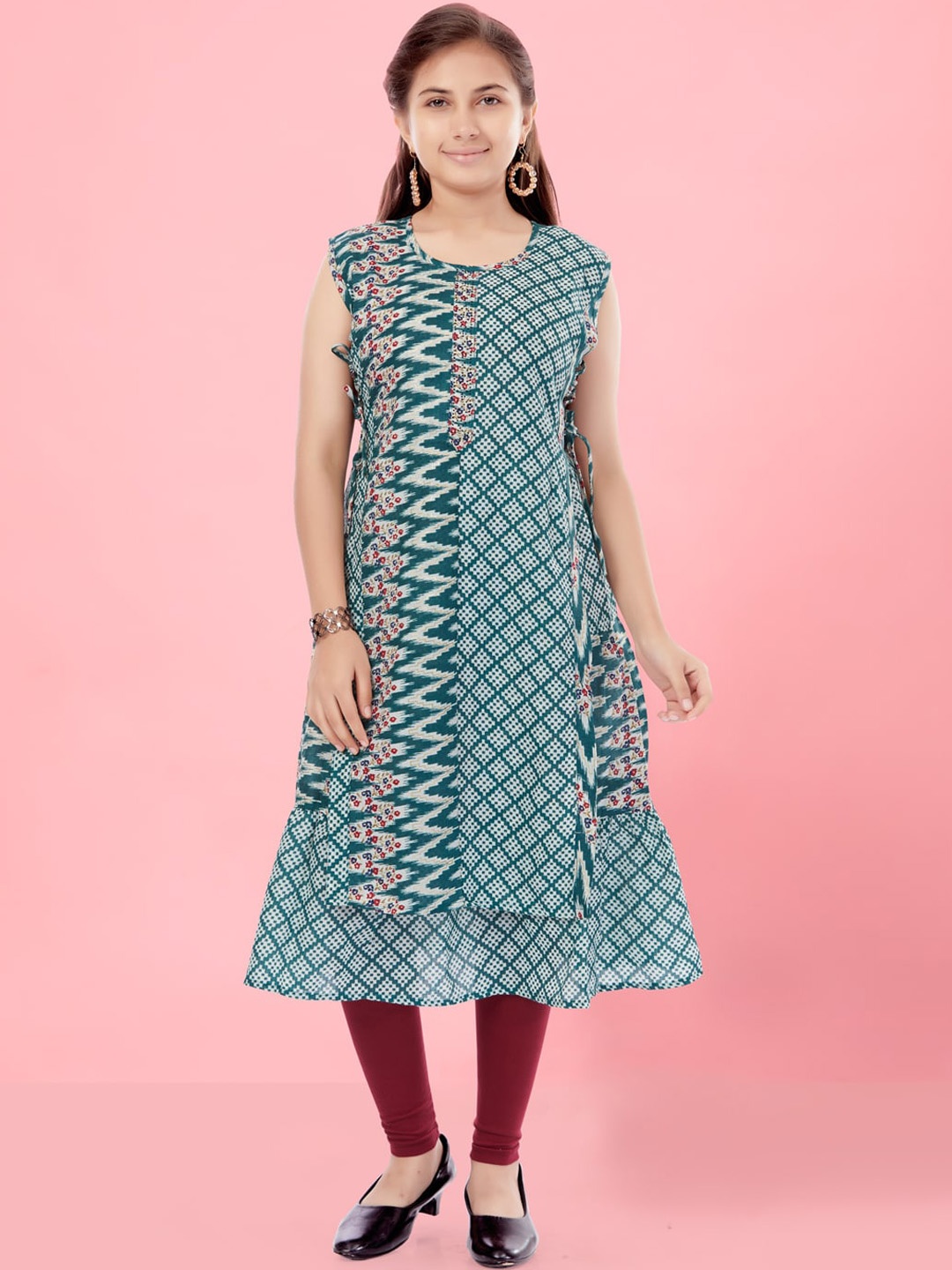 

Aarika Girls Ethnic Motifs Printed Regular Pure Cotton Kurta With Leggings, Green