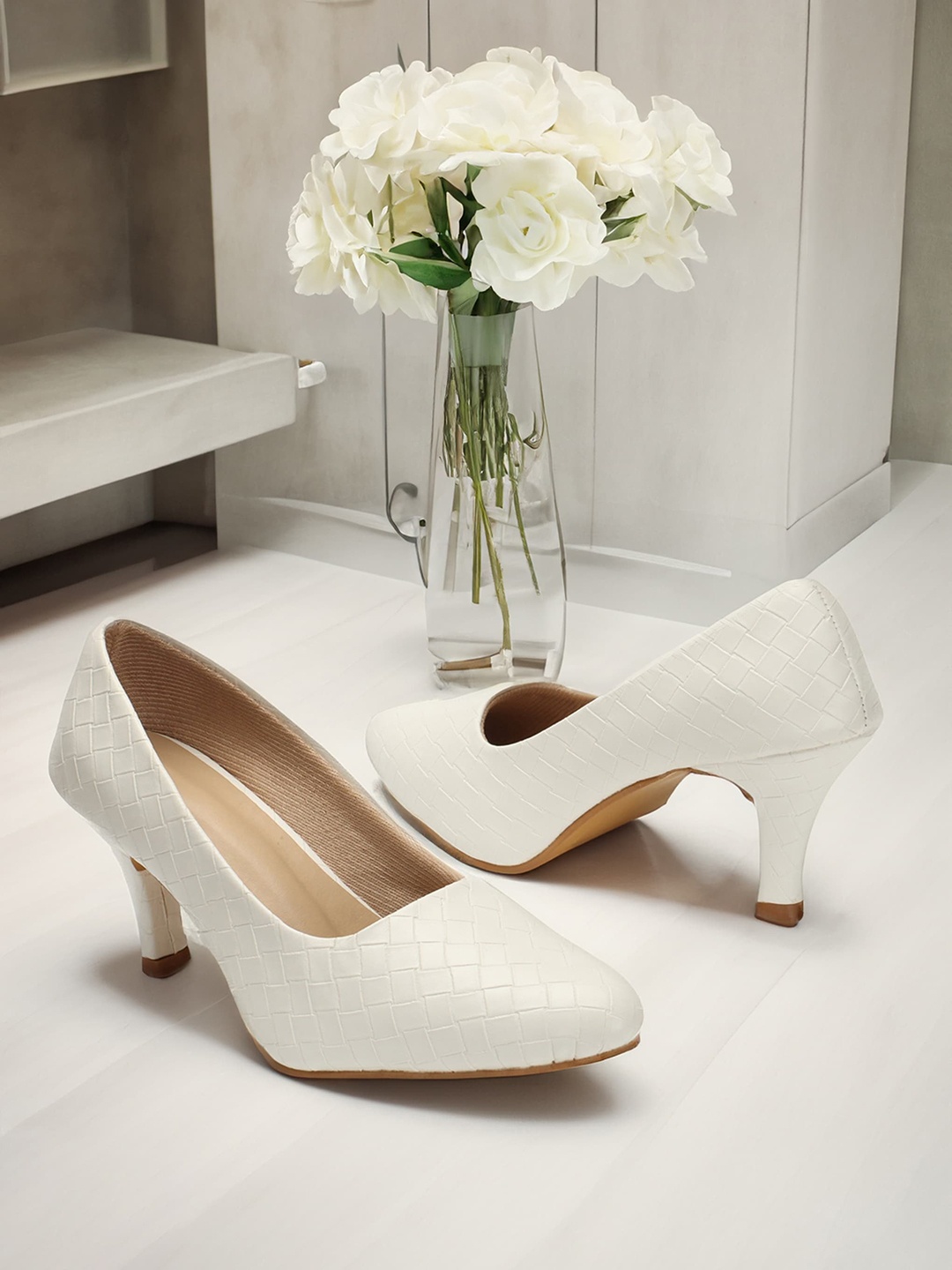 

CLOSHO Textured Slim Heel Pumps, White