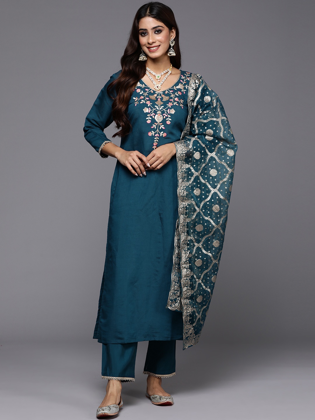 

Indo Era Women Floral Yoke Design Regular Sequinned Kurta with Trousers & With Dupatta, Teal