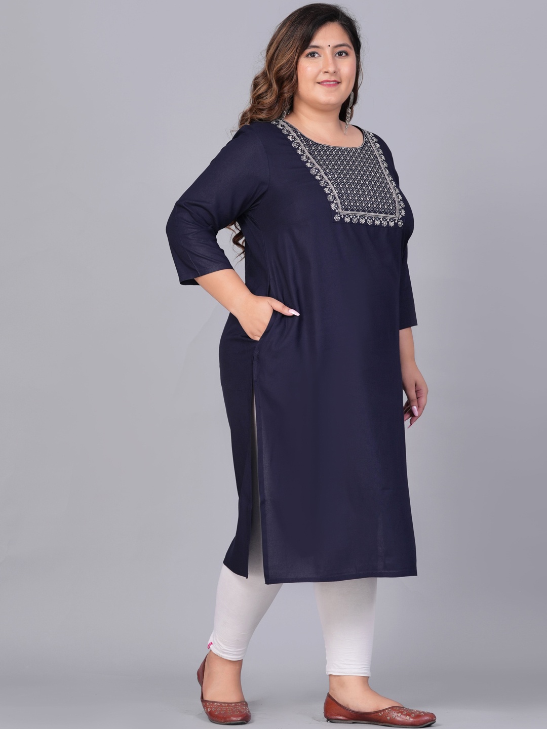 

Sztori Plus Size Floral Embroidered Yoke Mirror Work Indigo Straight Kurta, Navy blue