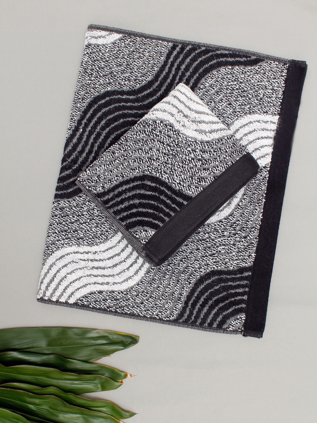 

AVI Living Waves Black 2 Pieces 550 GSM Pure Cotton Hand Towels