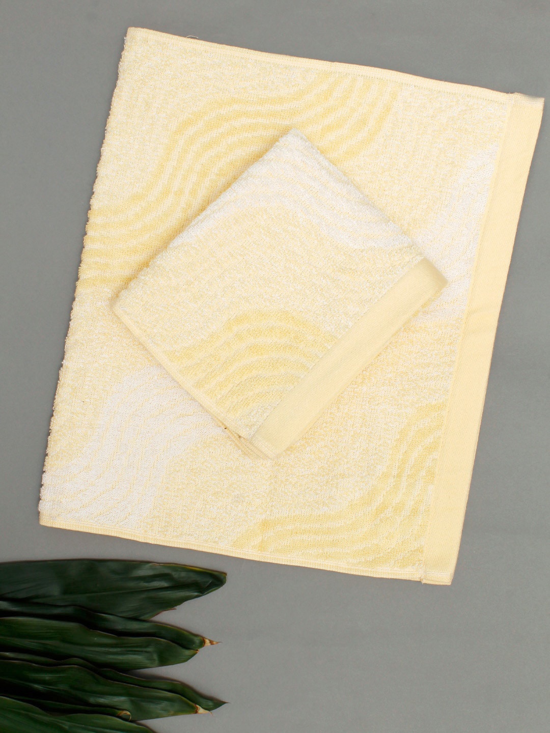 

AVI Living Waves Yellow 2-Pieces Striped 550 GSM Pure Cotton Hand Towels