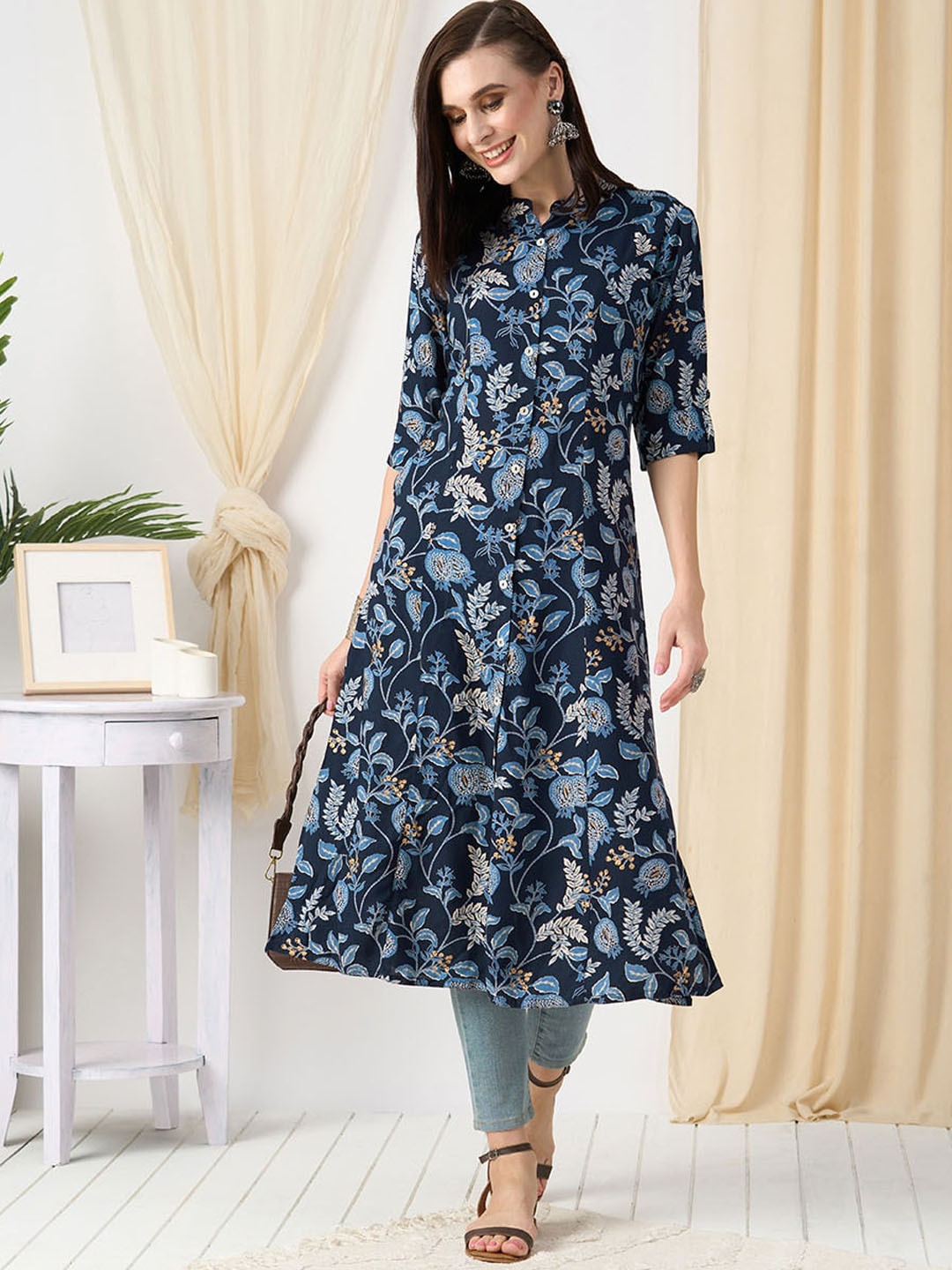 

ZOLA Floral Printed Mandarin Collar Roll-Up Sleeves A-Line Kurta, Navy blue