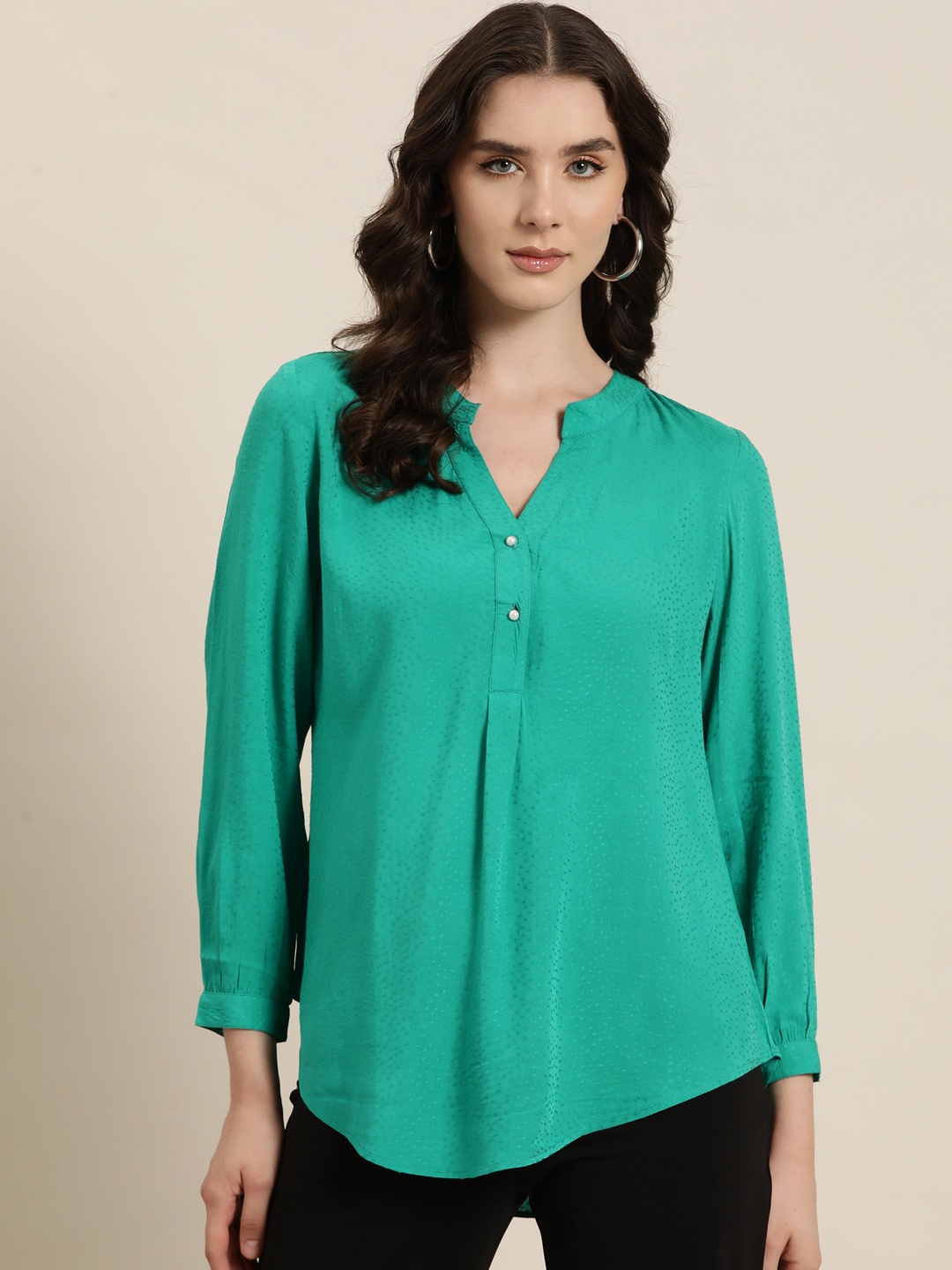 

Qurvii Mandarin Collar Top, Green