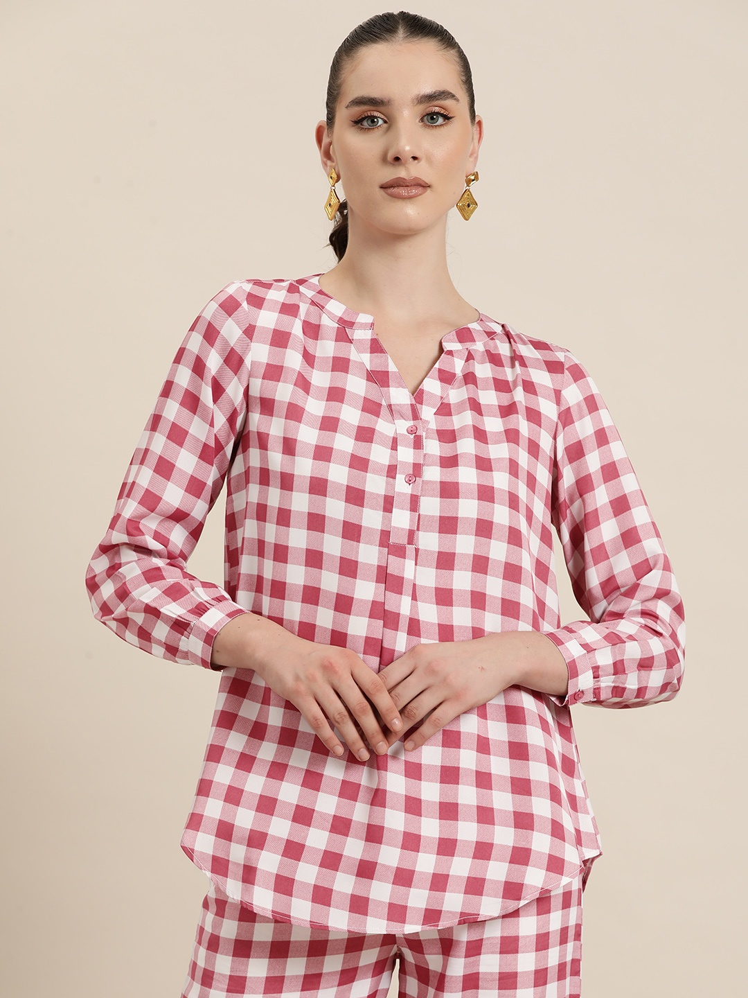 

Qurvii Checked Mandarin Collar Crepe Top, Pink