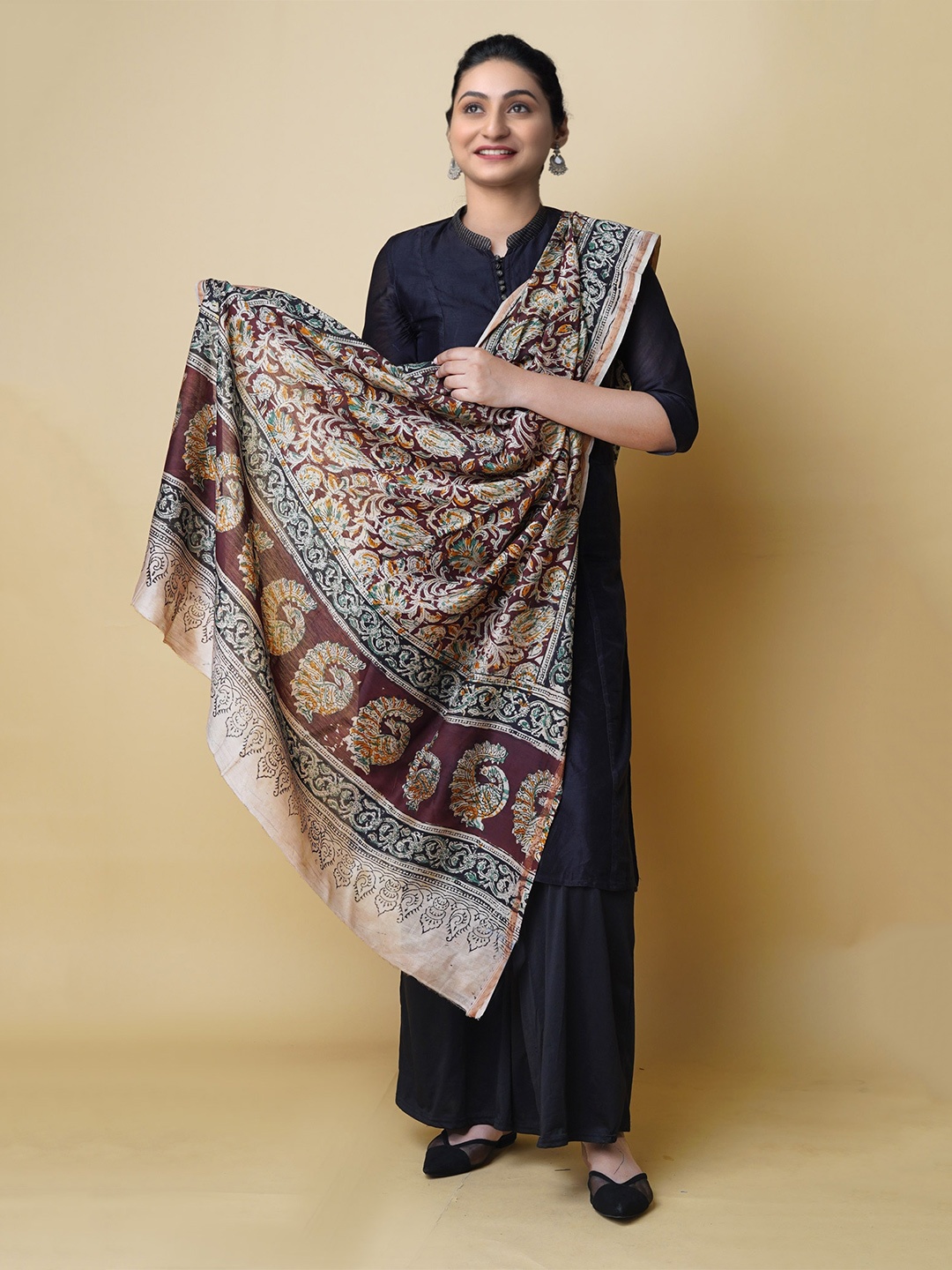 

Unnati Silks Ethnic Motifs Printed Kalamkari Dupatta, White