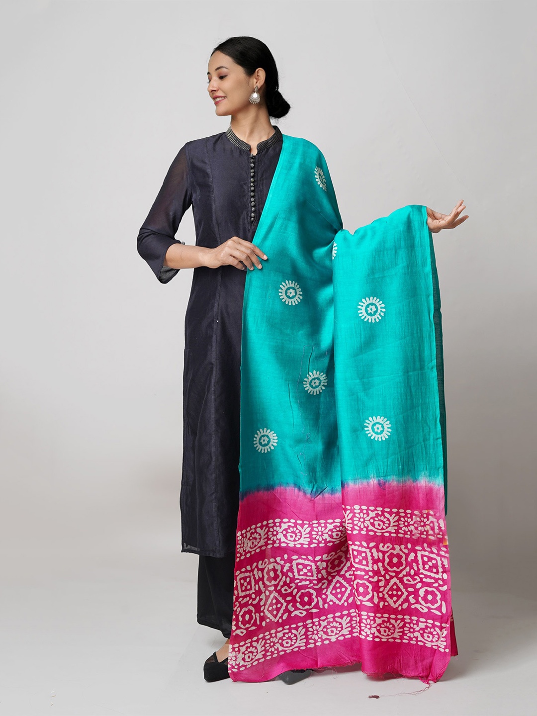

Unnati Silks Ethnic Motifs Printed Batik Chanderi Dupatta, Green