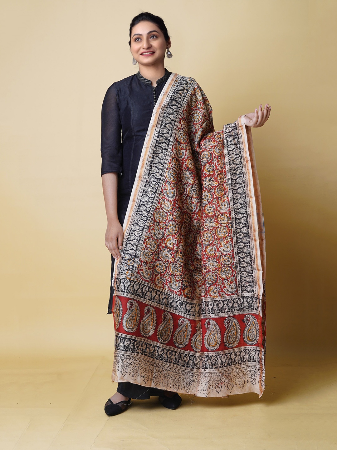 

Unnati Silks Ethnic Motifs Printed Kalamkari Dupatta, Red