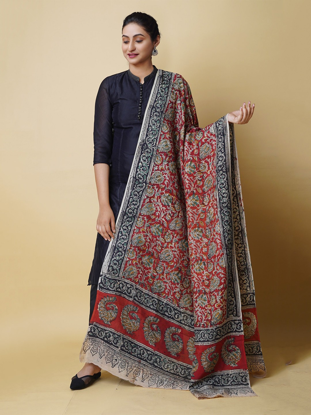

Unnati Silks Ethnic Motifs Printed Kalamkari Dupatta, Red