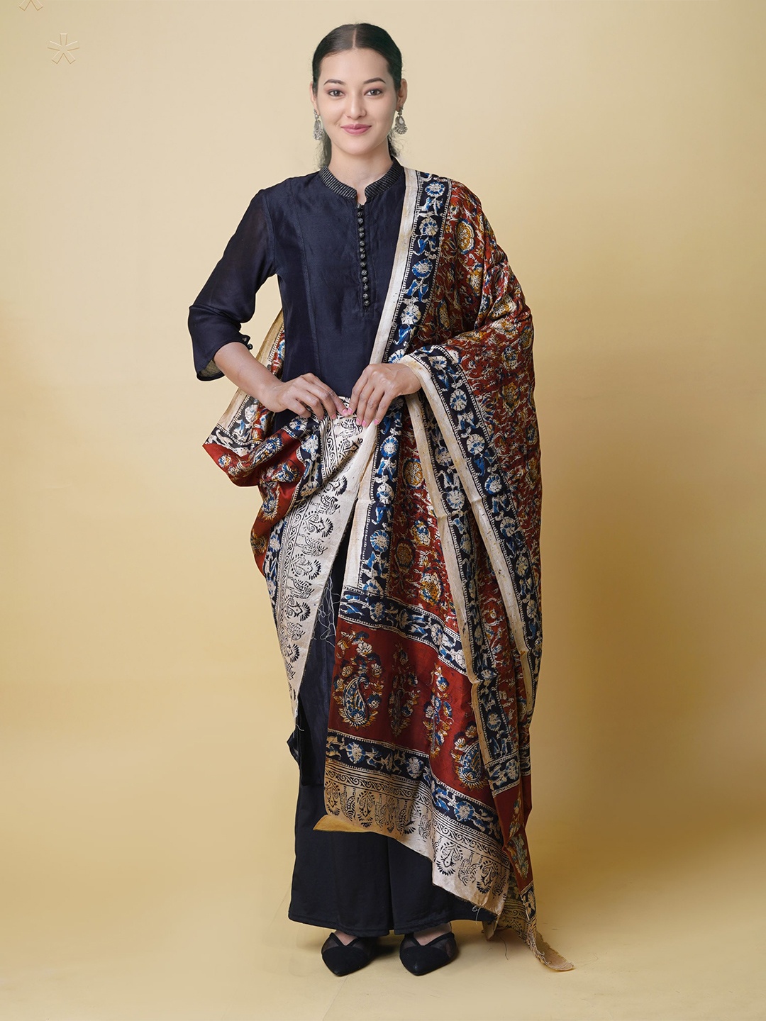 

Unnati Silks Ethnic Motifs Printed Kalamkari Dupatta, Red