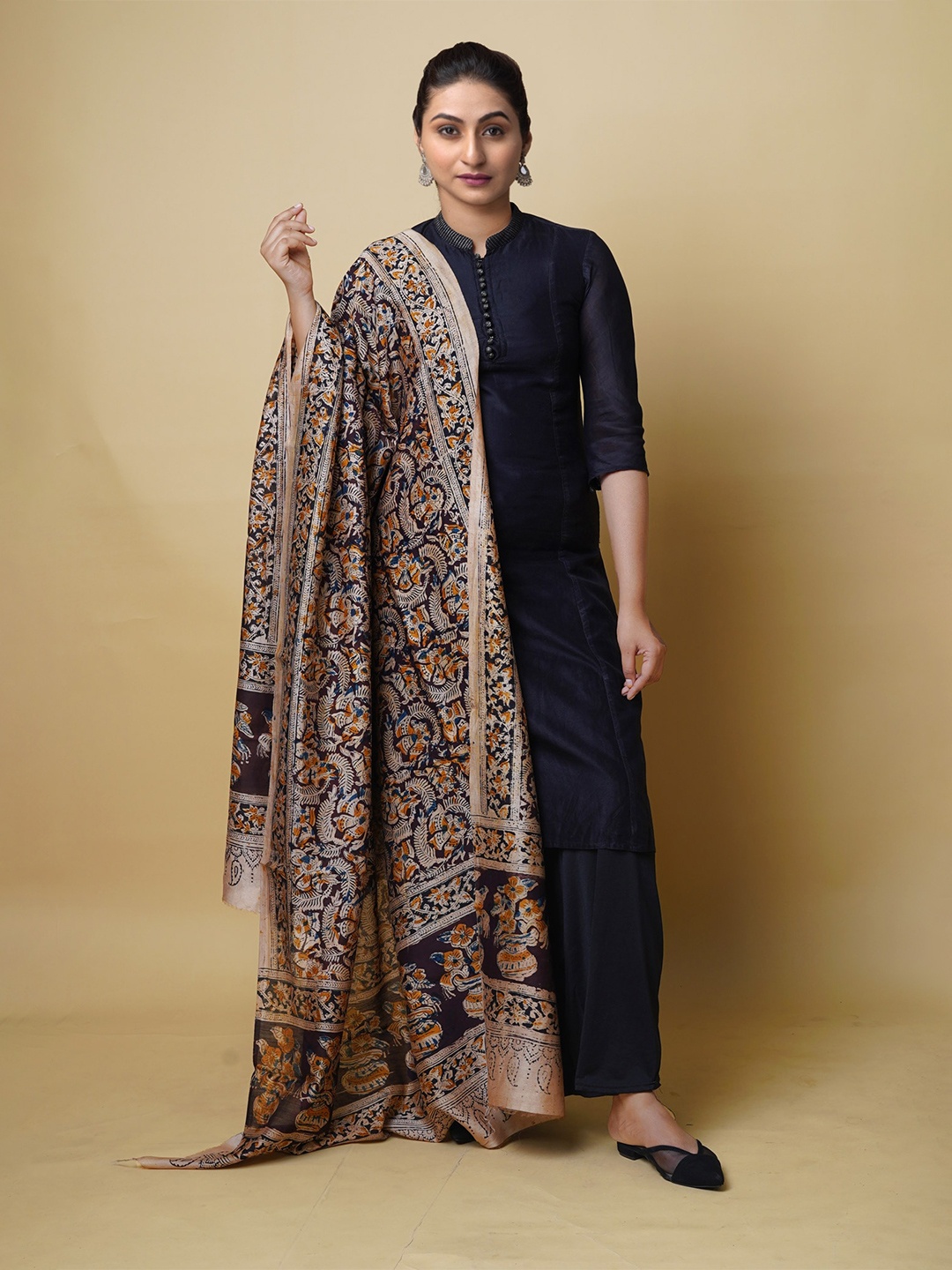 

Unnati Silks Ethnic Motifs Printed Kalamkari Dupatta, White