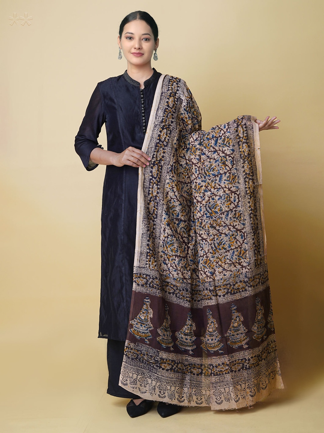 

Unnati Silks Ethnic Motifs Printed Kalamkari Dupatta, White