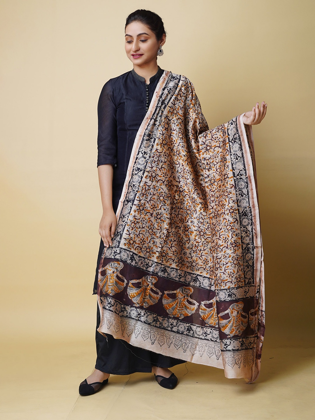 

Unnati Silks Ethnic Motifs Printed Kalamkari Dupatta, White