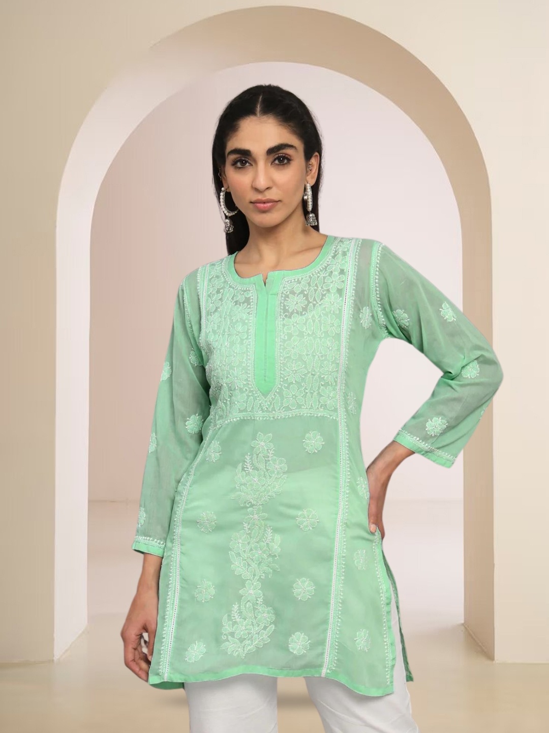 

PARAMOUNT CHIKAN Women Embroidered Lucknowi Chikankari Cotton Kurti, Green