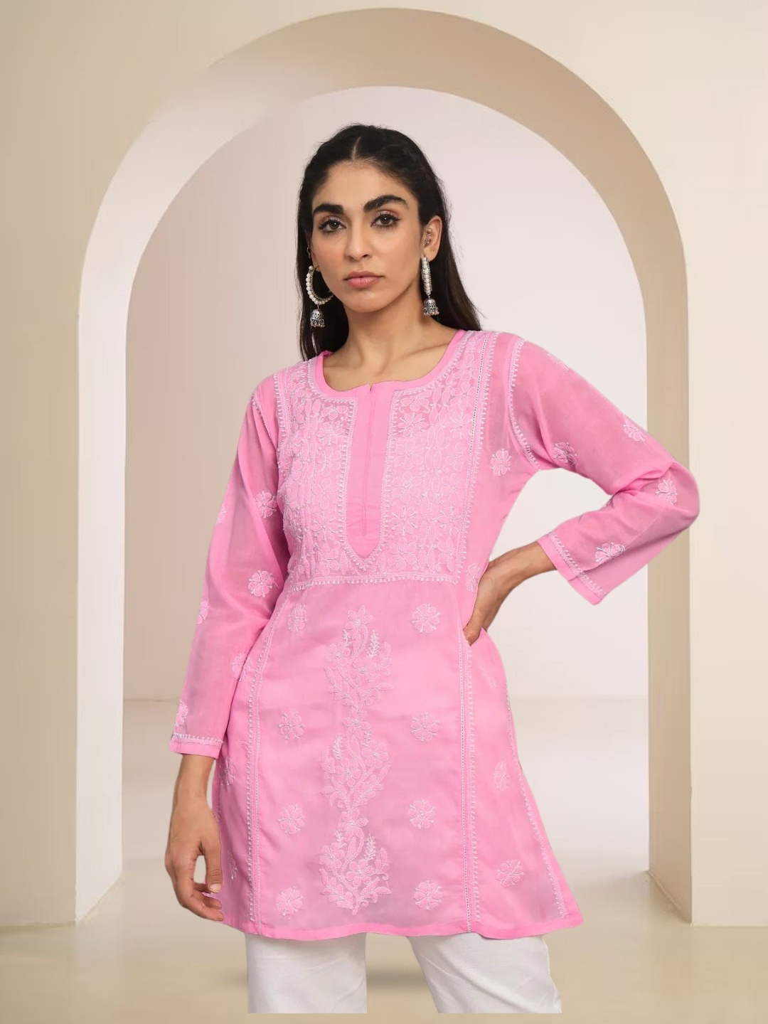 

PARAMOUNT CHIKAN Women Embroidered Lucknowi Chikankari Cotton Kurti, Pink