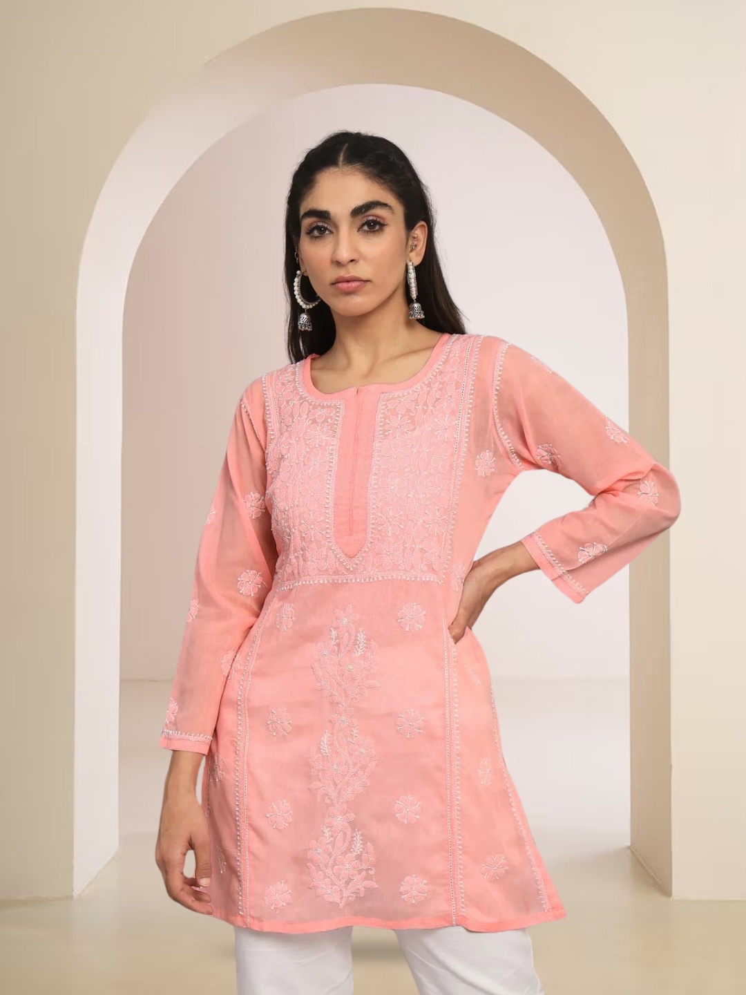 

PARAMOUNT CHIKAN Women Embroidered Lucknowi Chikankari Cotton Kurti, Peach