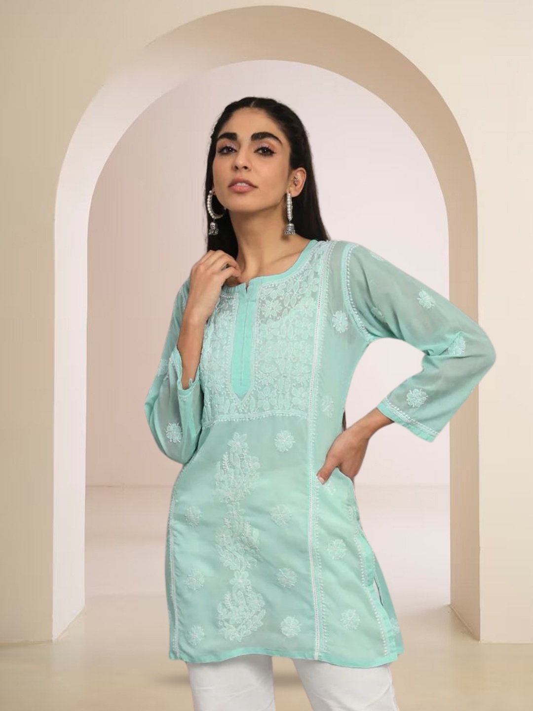 

PARAMOUNT CHIKAN Women Embroidered Lucknowi Chikankari Cotton Kurti, Sea green