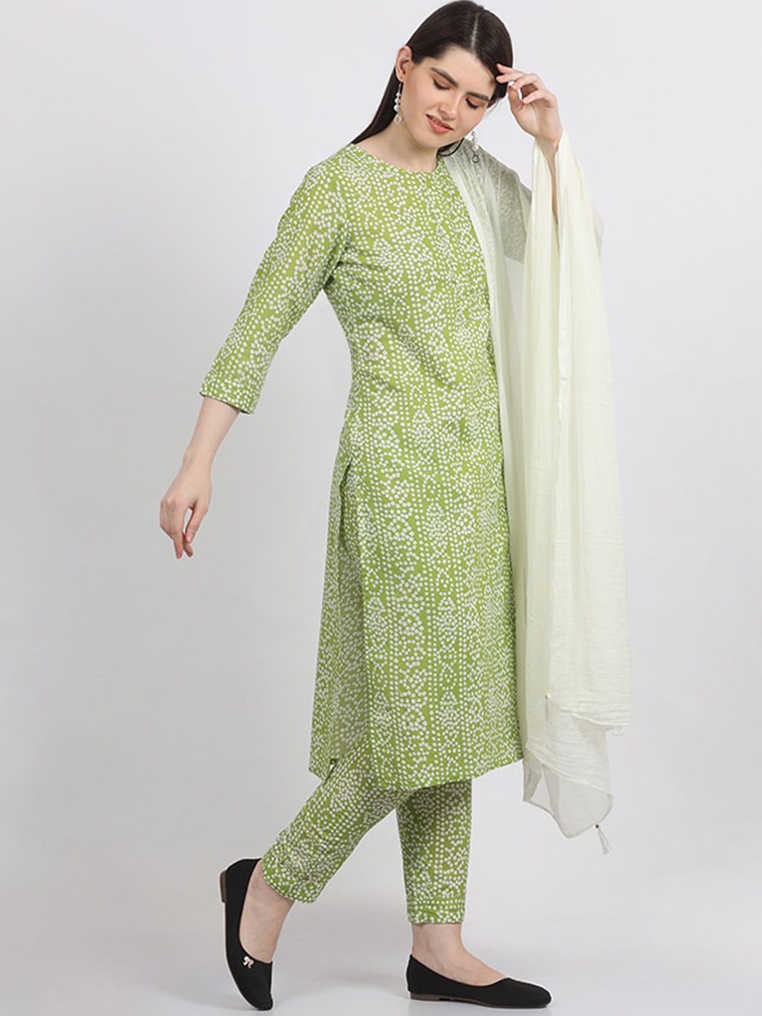 

pinfit Bandhani Printed Gotta Patti Kurta with Trousers, Green