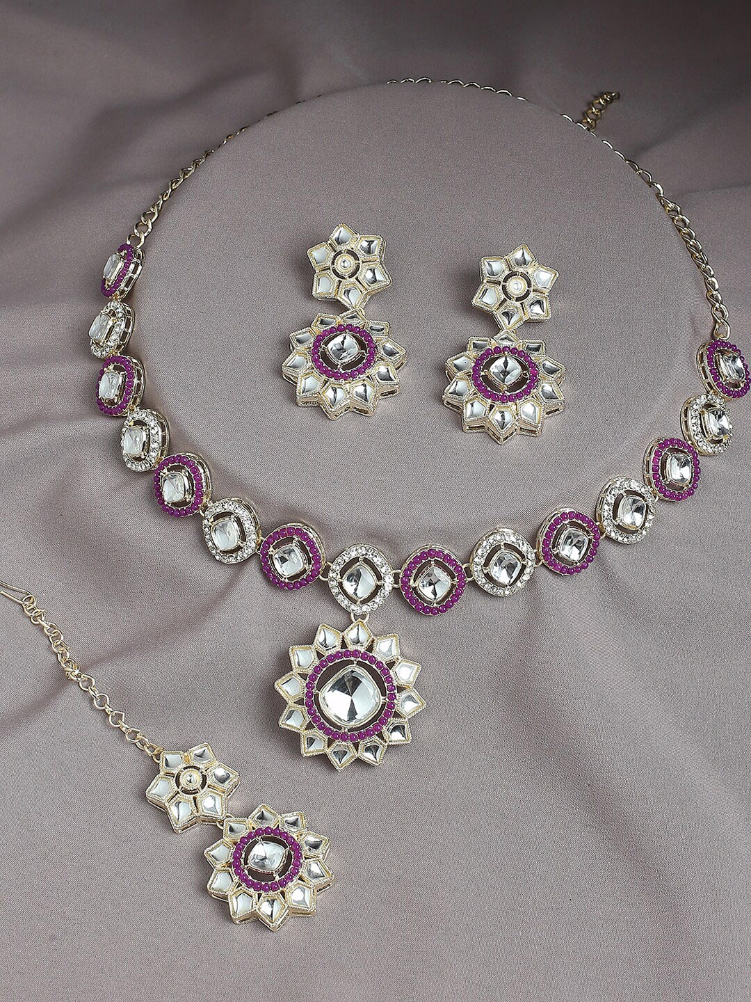 

VATSALYA creation Gold-Plated Stone-Studded Jewellery Set