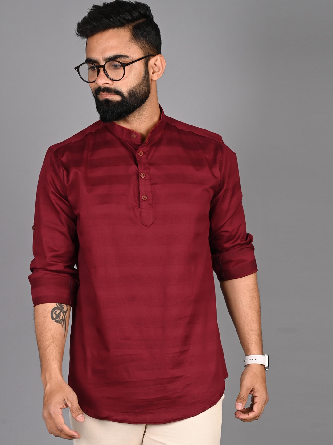 

FUBAR Striped Band Collar Roll-Up Sleeves Short Kurta, Maroon