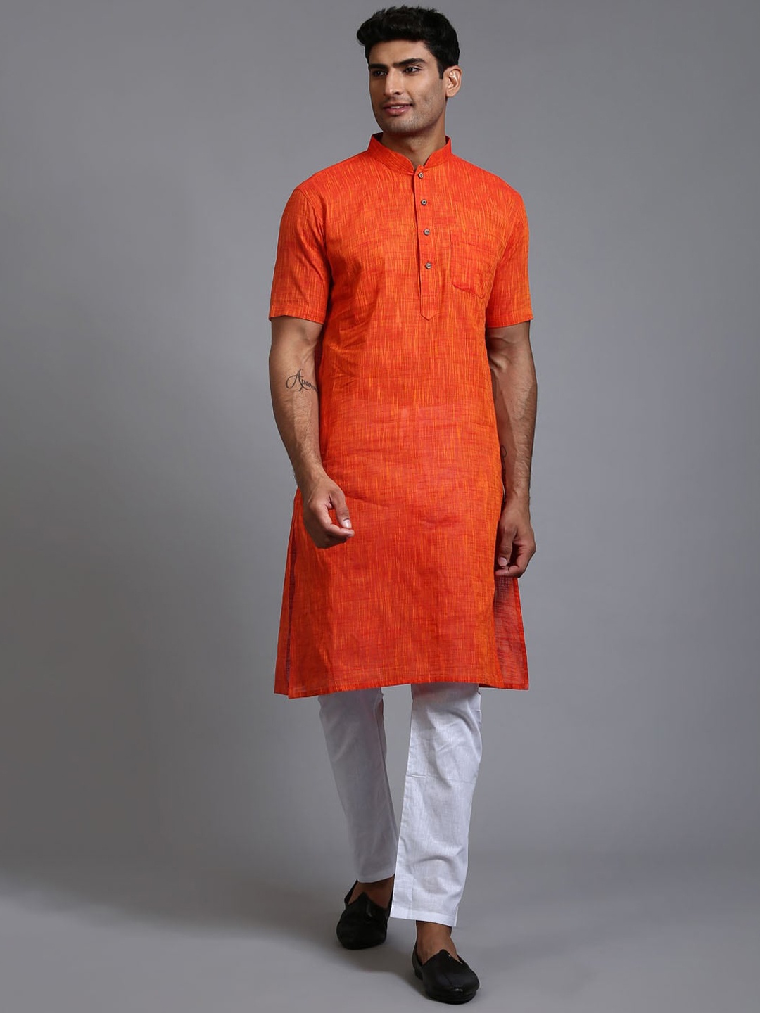 

VASTRAMAY Mandarin Collar Short Sleeve Straight Pure Cotton Kurta Set, Orange