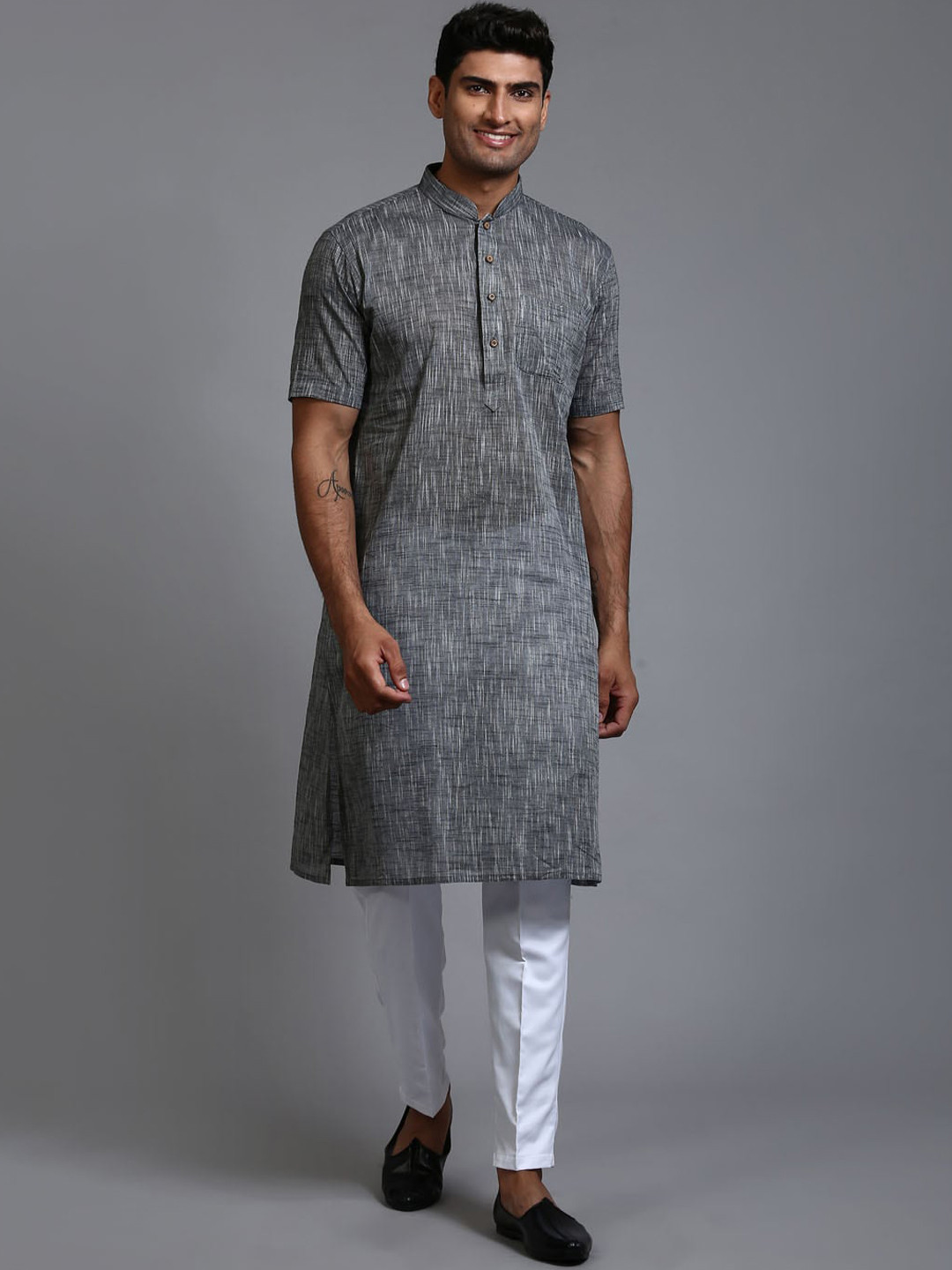 

VASTRAMAY Striped Mandarin Collar Regular Kurta with Trousers, Grey