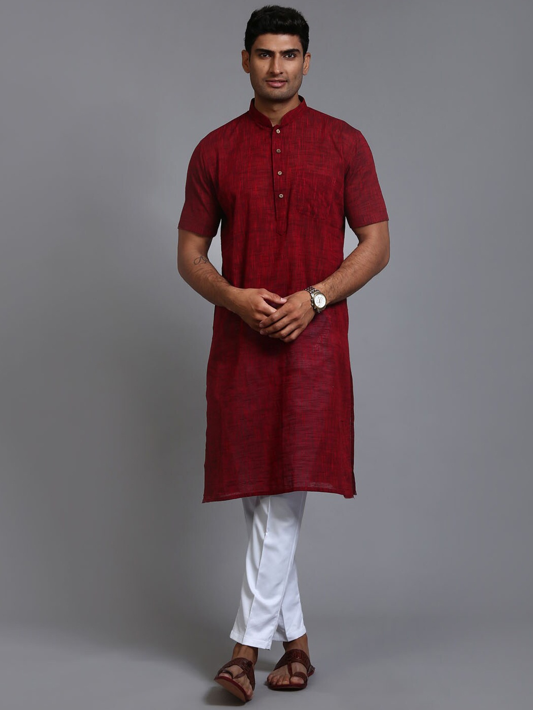 

VASTRAMAY Mandarin Collar Pure Cotton Kurta With Trousers, Maroon
