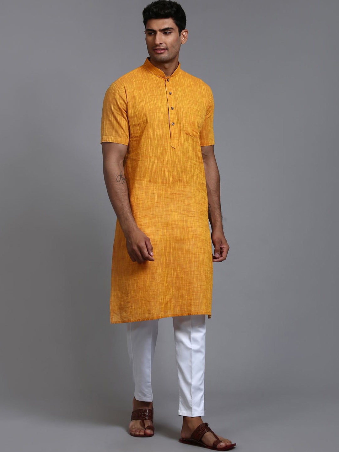 

VM Striped Mandarin Collar Regular Kurta with Trousers, Yellow