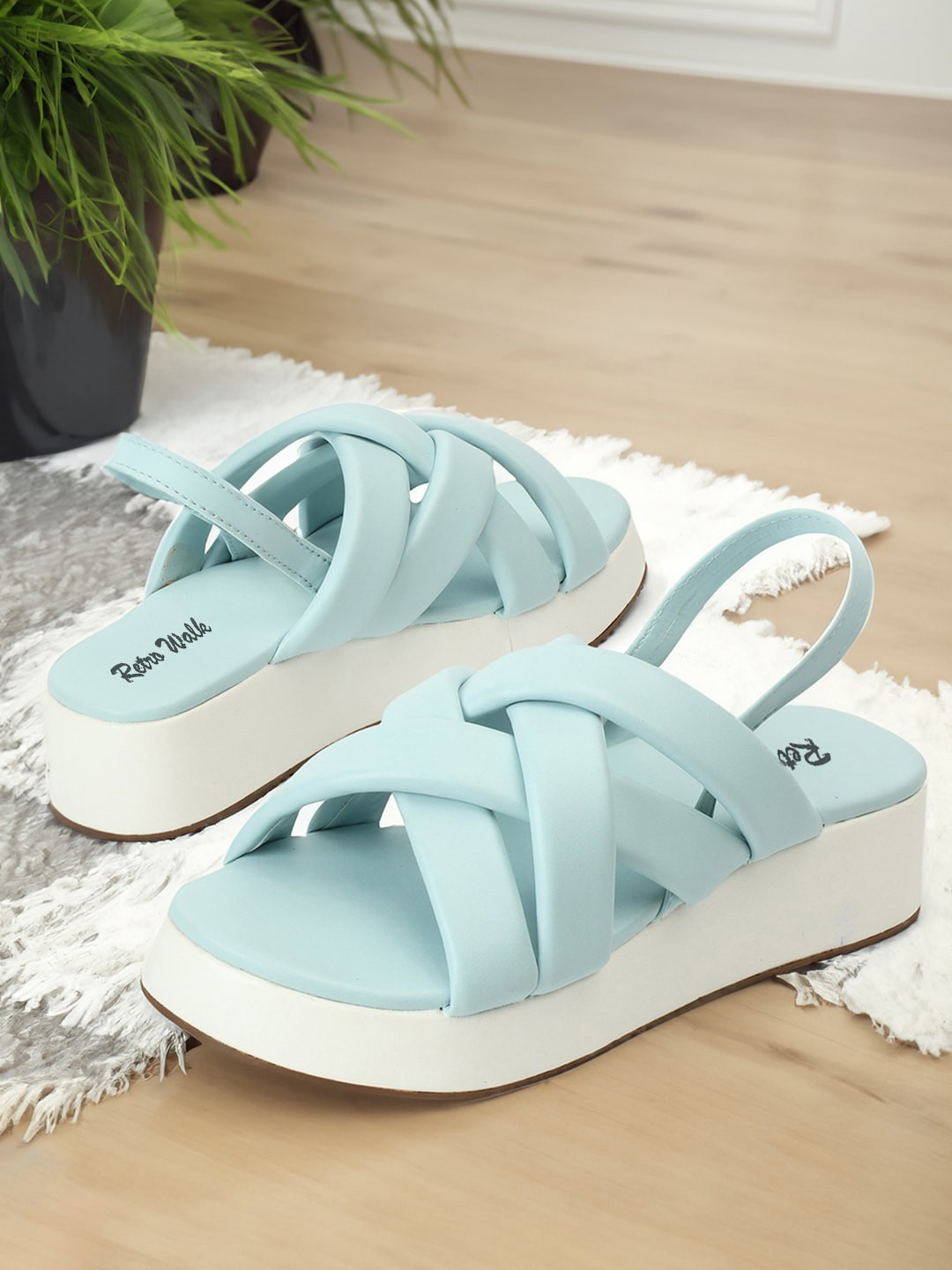 

Retro Walk Blue Block with Bows