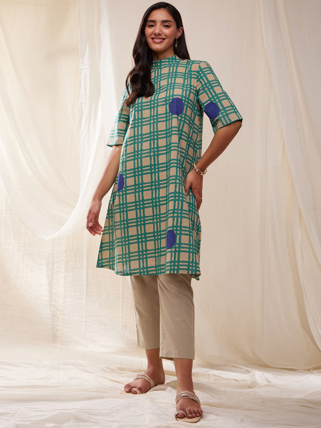 

Pink Fort Checked High Neck Cotton Kurta, Beige