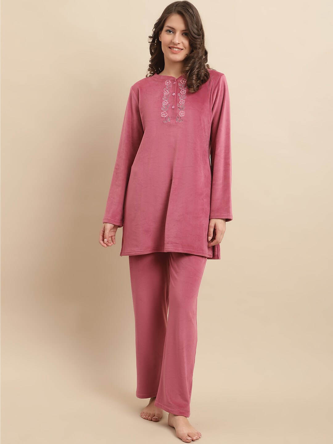 

Kanvin Embroidered Night suit, Pink