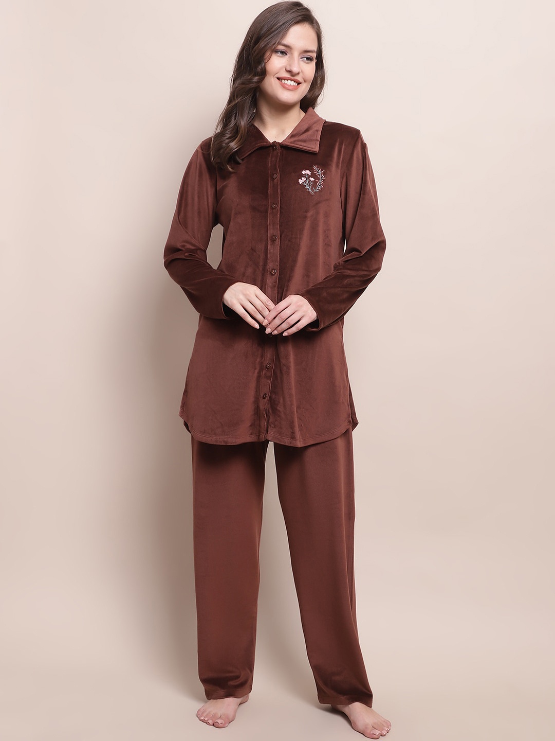 

Kanvin Floral Embroidered Shirt Collar Nightsuit, Brown