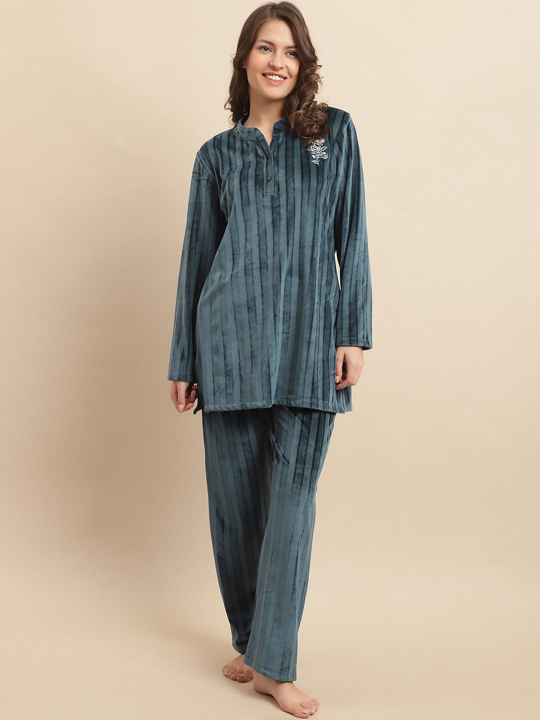 

Kanvin Teal Self Designed Long Sleeves Mandarin Collar Night suit