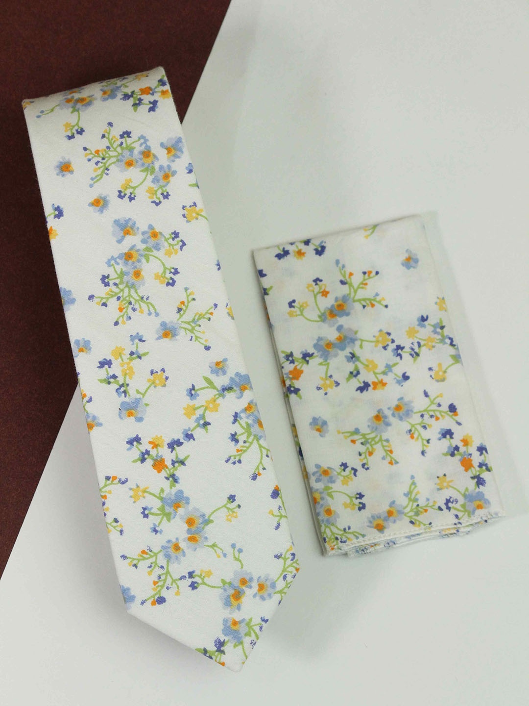 

Tossido Men Floral Printed Cotton Necktie & Pocket Square, White