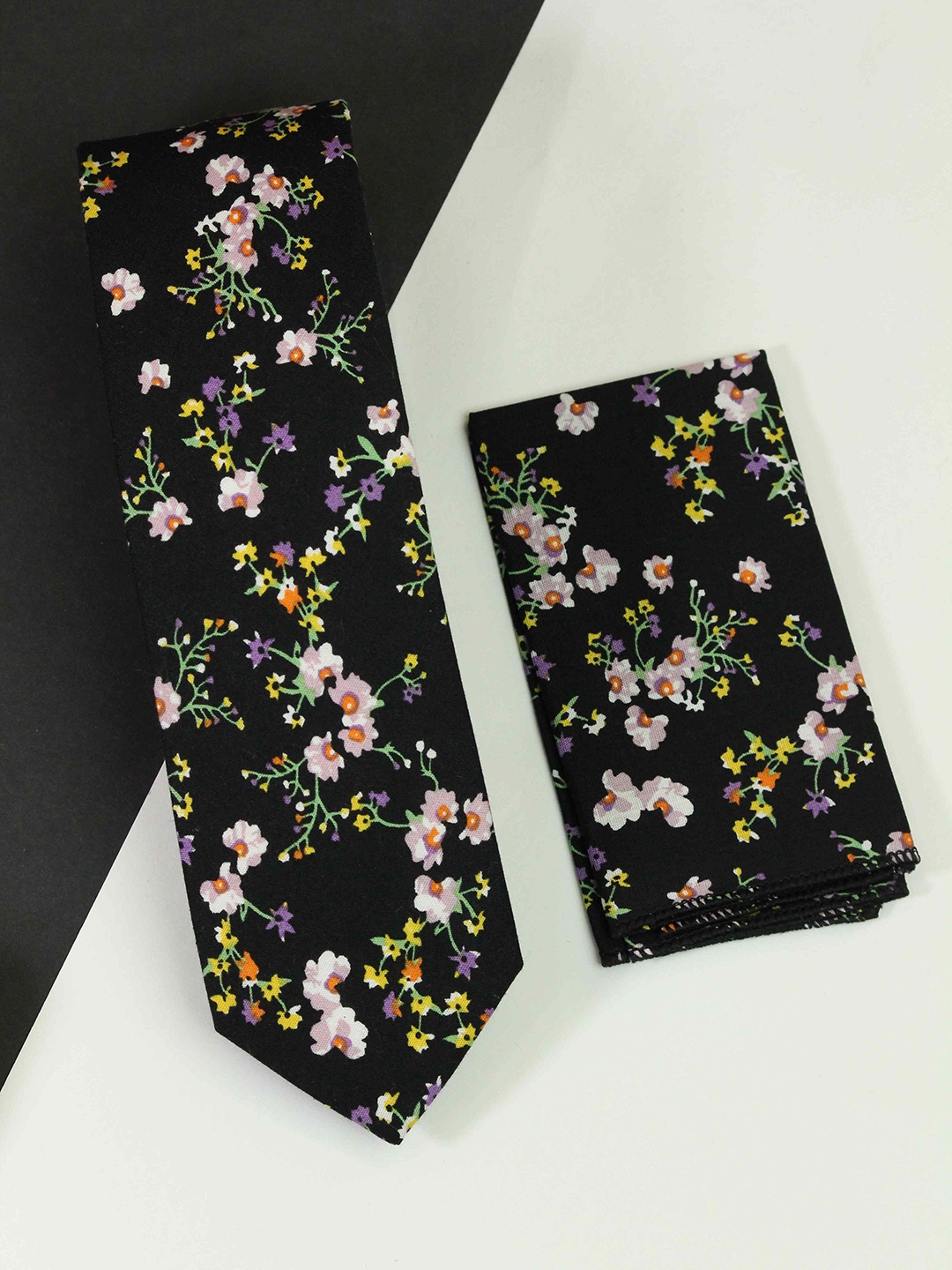 

Tossido Men Floral Printed Cotton Necktie & Pocket Square, Black