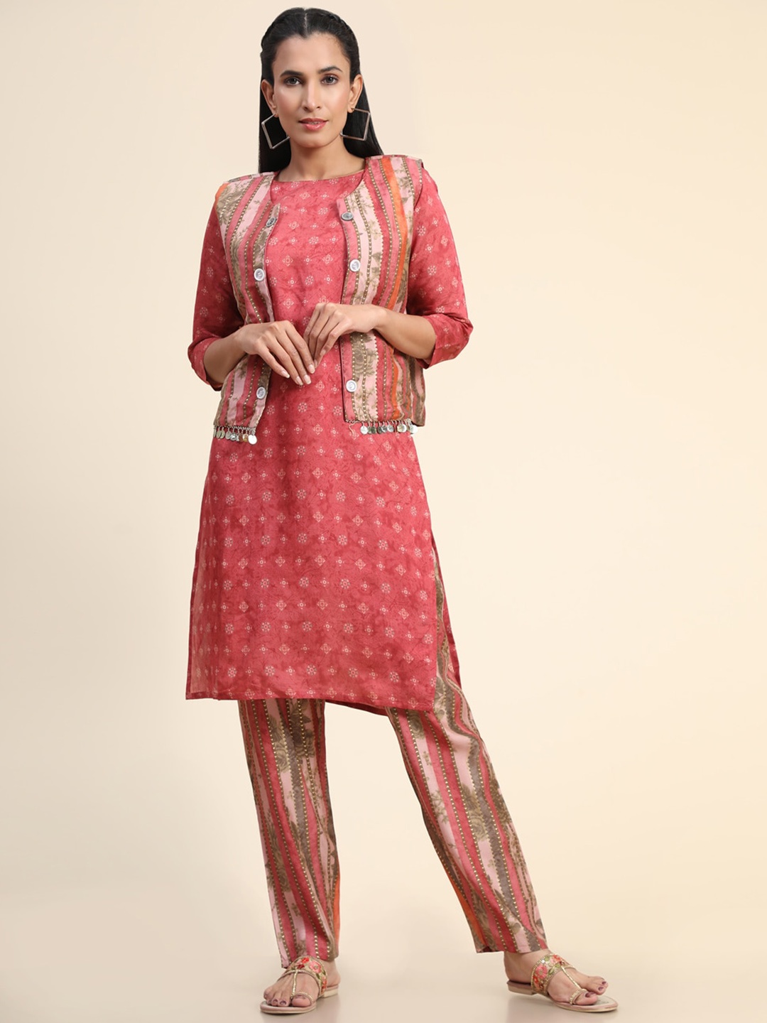 

Growish Ethnic Motifs Printed Straight Kurta with Trouser, Red