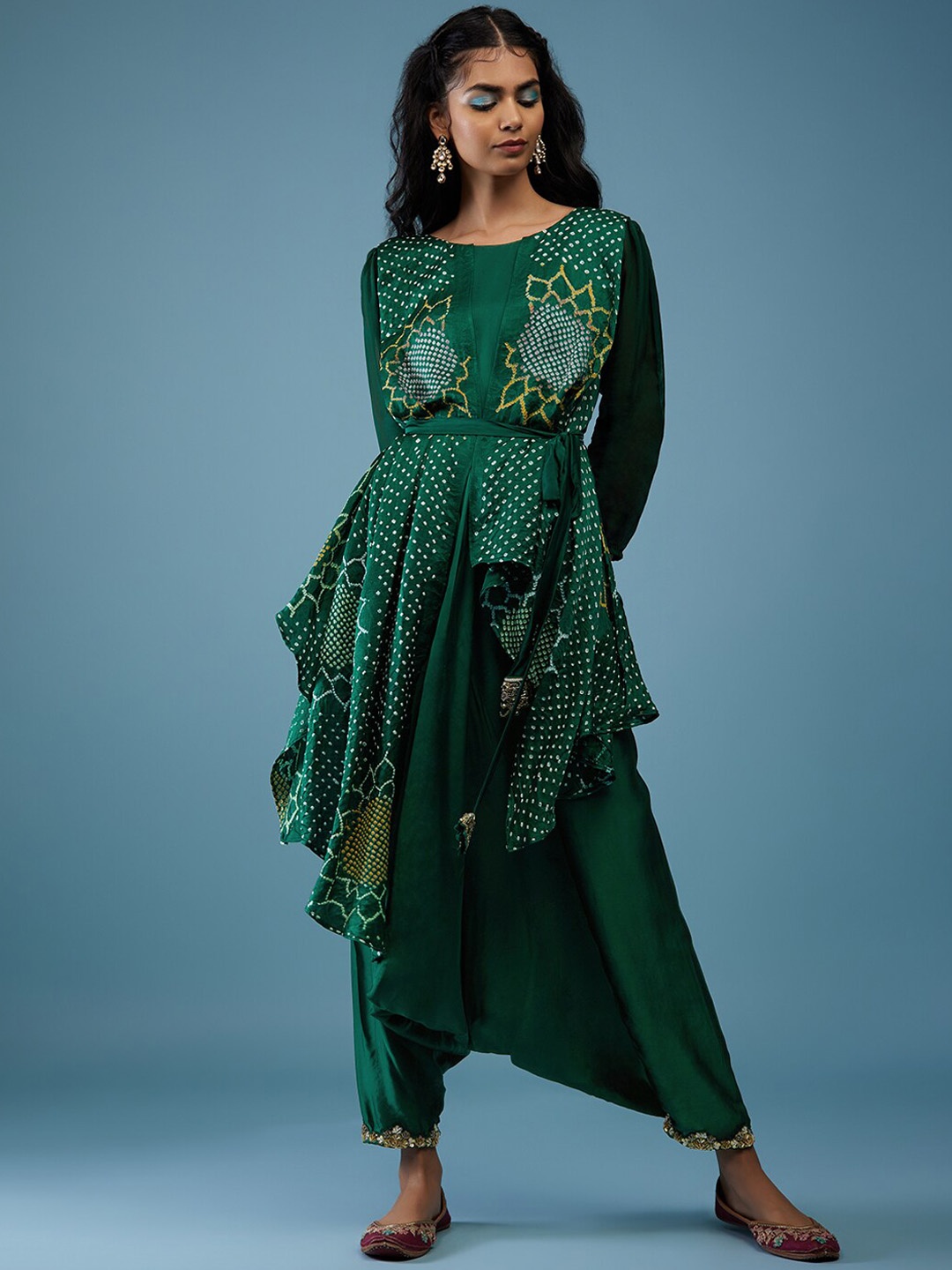 

KALKI Fashion Ethnic Motifs Printed Basic Jumpsuit with Shrug, Green