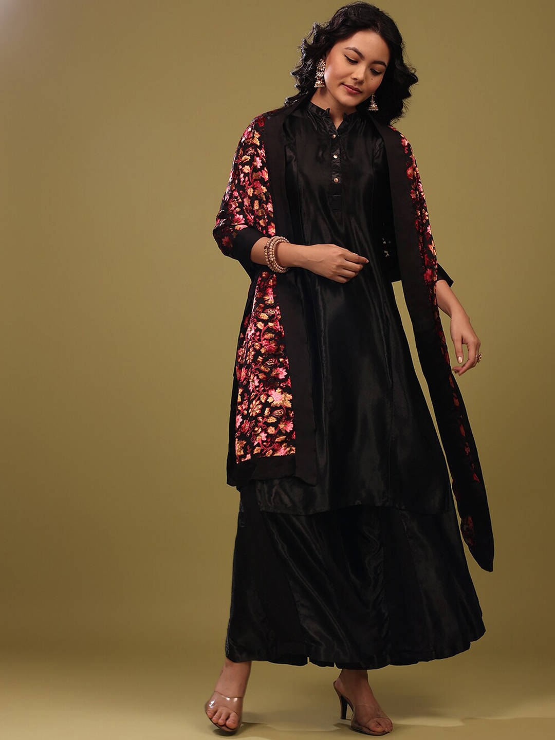 

KALKI Fashion Mandarin Collar Organza A-Line Kurta Set, Black