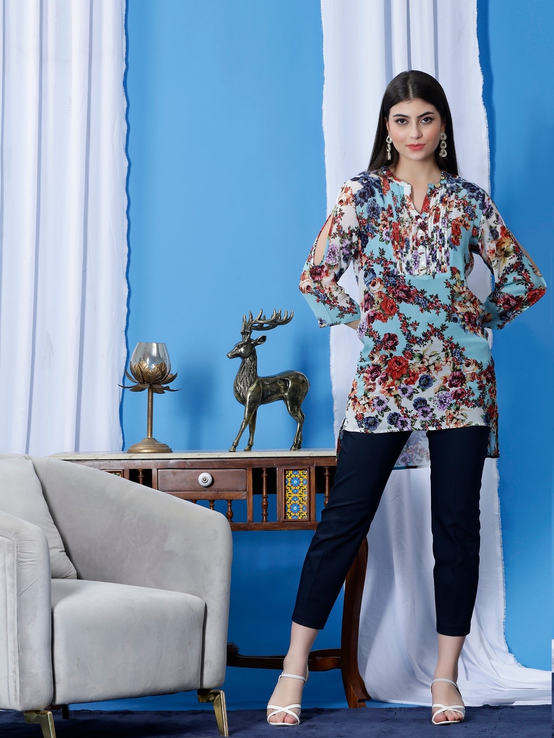 

DEBONATELLA Floral Printed Pure Georgette Kurti, Blue