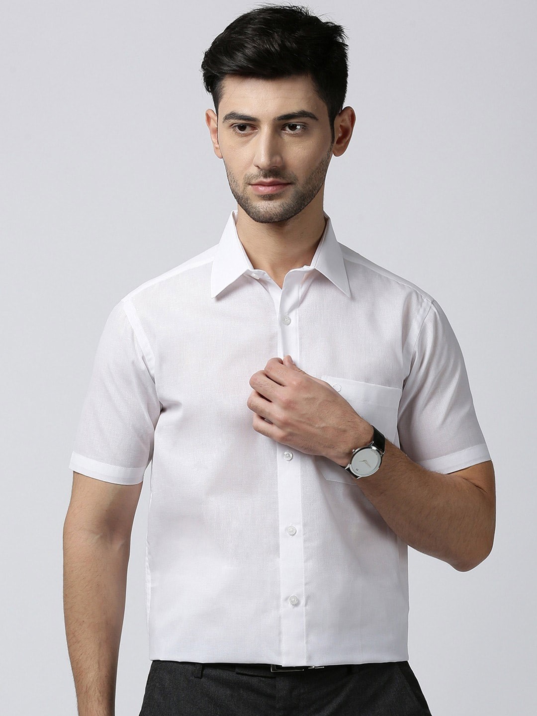 

Jansons Spread Collar Short Sleeves Cotton Formal Shirt, White