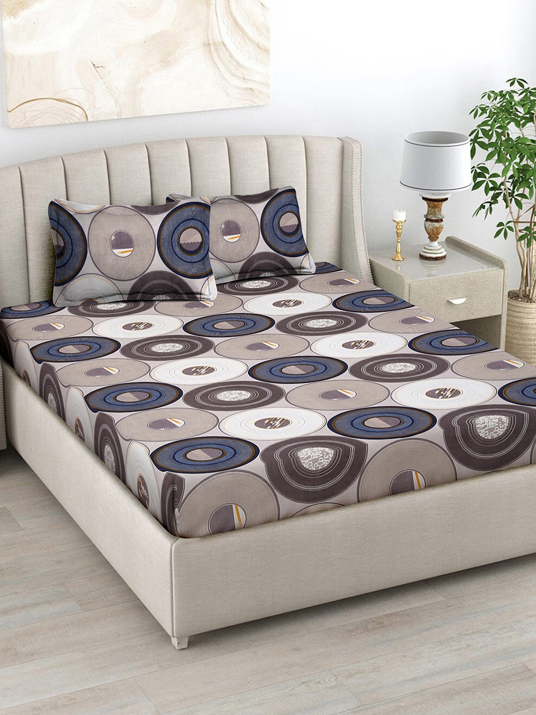 

FABINALIV Beige & Blue Geometric 300 TC Fitted King Bedsheet with 2 Pillow Covers