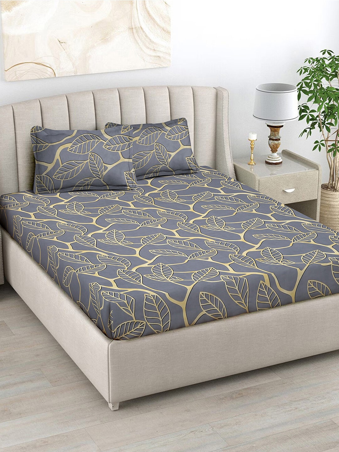 

FABINALIV Grey & Gold-Toned Floral 300 TC Fitted King Bedsheet With 2 Pillow Covers