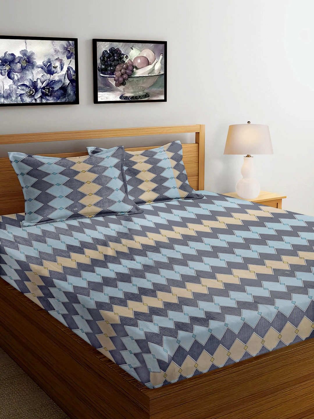 

FABINALIV Blue & Beige Geometric Print 300 TC Fitted King Bedsheet & 2 Pillow Covers