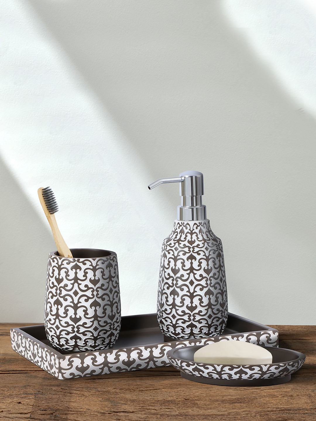 

OBSESSIONS White & Taupe 4 Pieces Self-designed Bathset