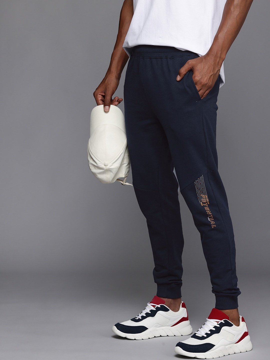 

HRX by Hrithik Roshan Men Self Design Regular Fit Joggers, Navy blue