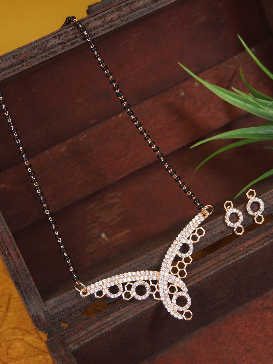 

I Jewels Rose Gold-Plated American Diamond-Studded & Beaded Mangalsutra
