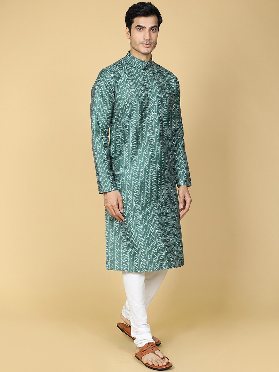 

TABARD Bandhani Printed Regular Pure Cotton Kurta with Churidar, Green